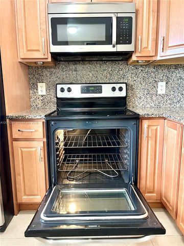 551 NW 80th Terrace 208, Margate, FL 33063