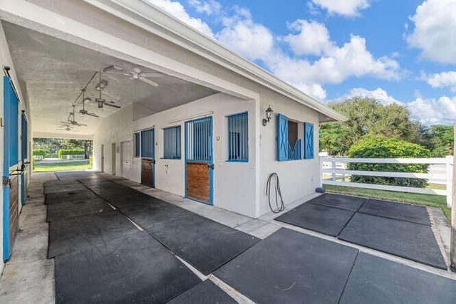 2760 Appaloosa Trail, Wellington, FL 33414