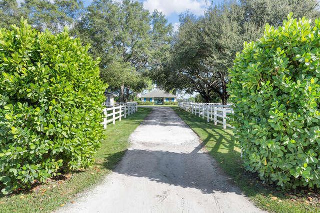 2760 Appaloosa Trail, Wellington, FL 33414