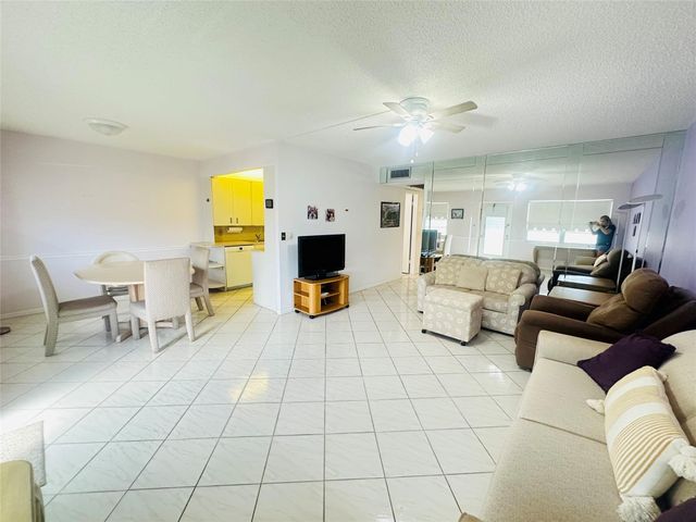 2045 Newport 2045, Deerfield Beach, FL 33442