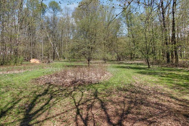 52 Weed Road, Essex, VT 05452