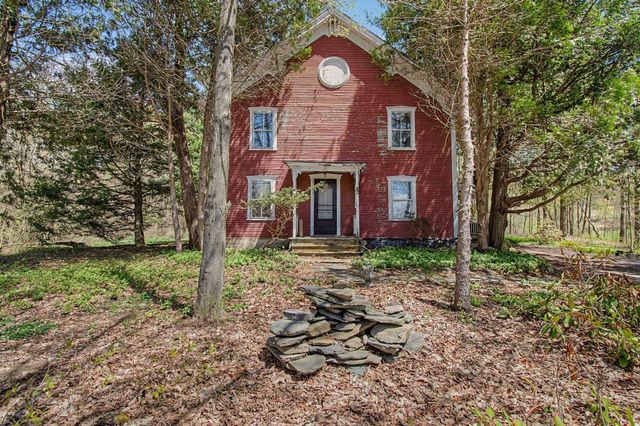 52 Weed Road, Essex, VT 05452
