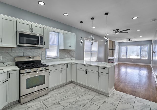 1452 W 71st Street, Chicago, IL 60636