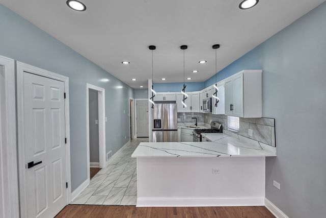 1452 W 71st Street, Chicago, IL 60636