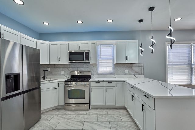1452 W 71st Street, Chicago, IL 60636