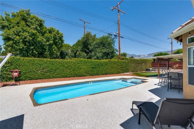 1827 N Christopher, Upland, CA 91784