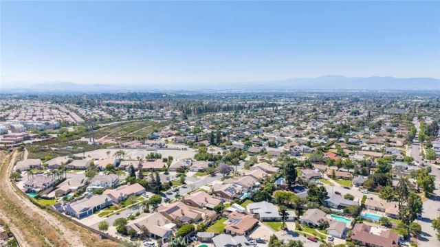 1827 N Christopher, Upland, CA 91784