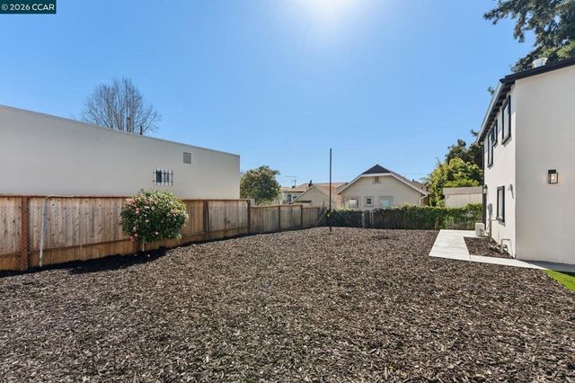 3017 Madeline St, Oakland, CA 94602