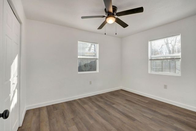 1259 S Willow Lane, Springfield, MO 65804