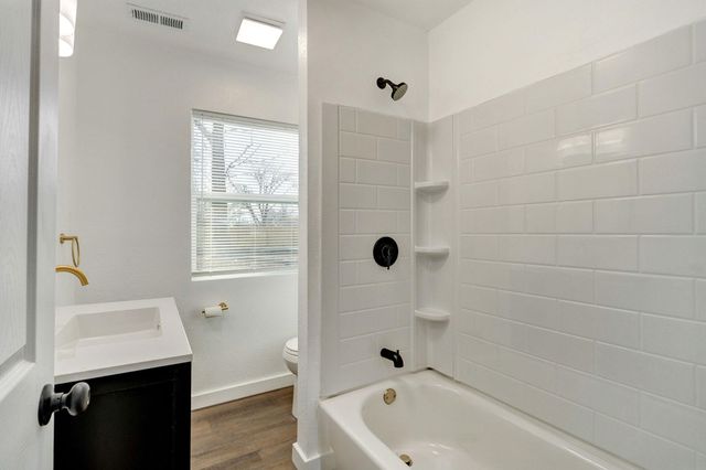 1259 S Willow Lane, Springfield, MO 65804