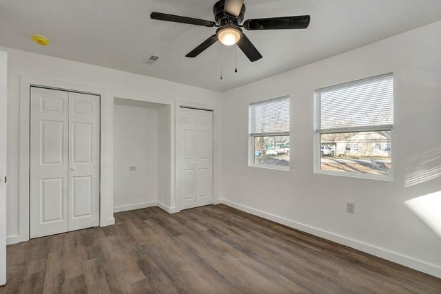 1259 S Willow Lane, Springfield, MO 65804