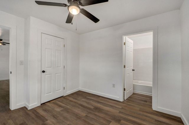 1259 S Willow Lane, Springfield, MO 65804