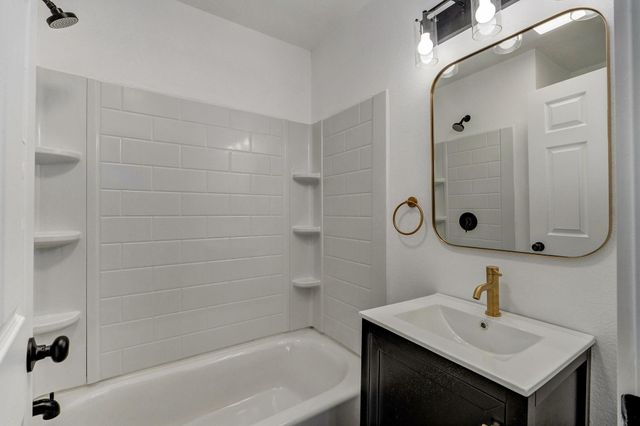 1259 S Willow Lane, Springfield, MO 65804