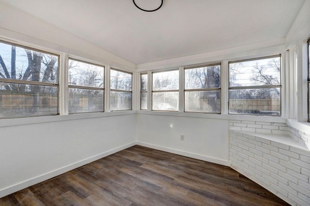 1259 S Willow Lane, Springfield, MO 65804