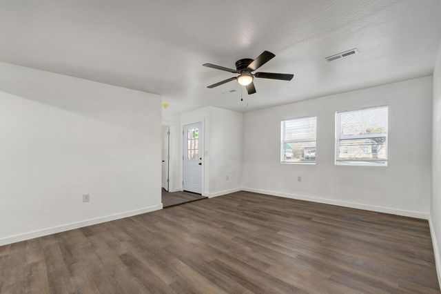 1259 S Willow Lane, Springfield, MO 65804