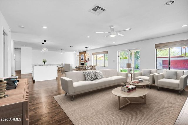 5219 E WINCHCOMB Drive, Scottsdale, AZ 85254