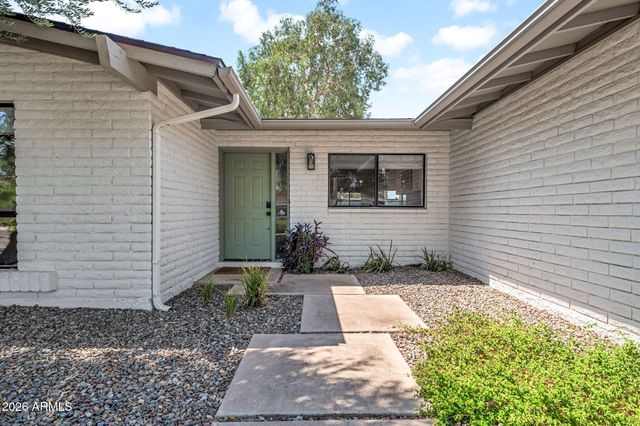 5219 E WINCHCOMB Drive, Scottsdale, AZ 85254