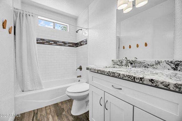5219 E WINCHCOMB Drive, Scottsdale, AZ 85254