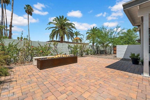 5219 E WINCHCOMB Drive, Scottsdale, AZ 85254