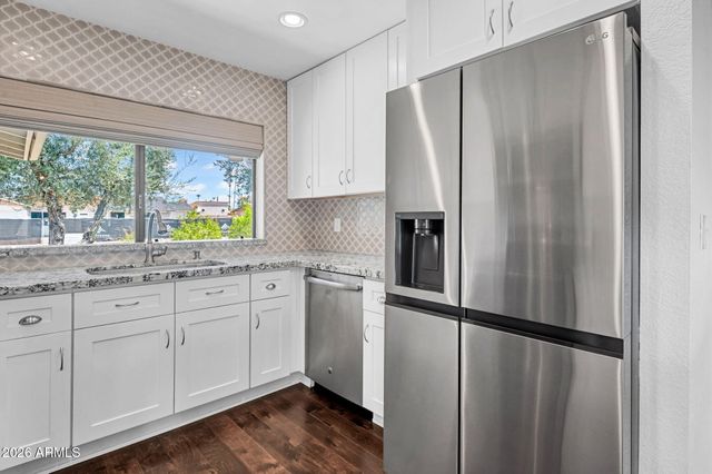 5219 E WINCHCOMB Drive, Scottsdale, AZ 85254