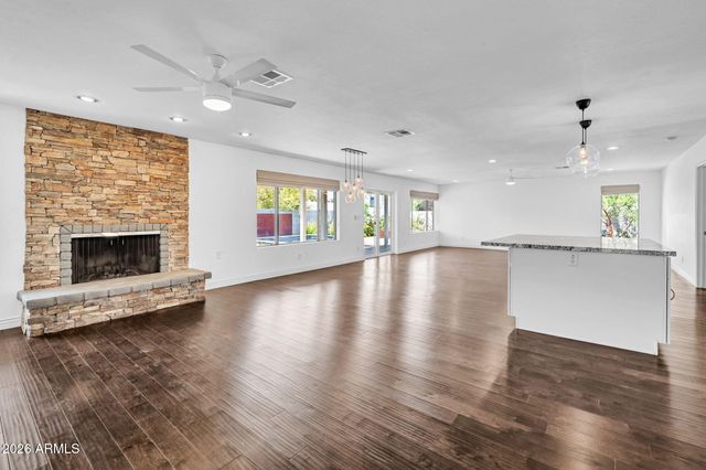 5219 E WINCHCOMB Drive, Scottsdale, AZ 85254