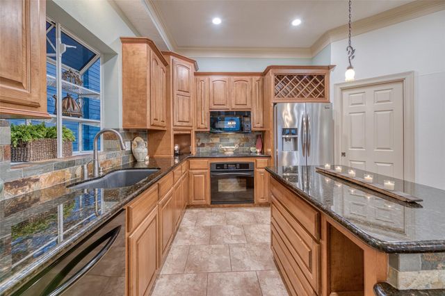 371 N Forest Cove Loop, Coldspring, TX 77331
