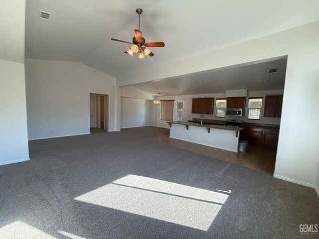 11927 Blanket Flower Drive, Bakersfield, CA 93311