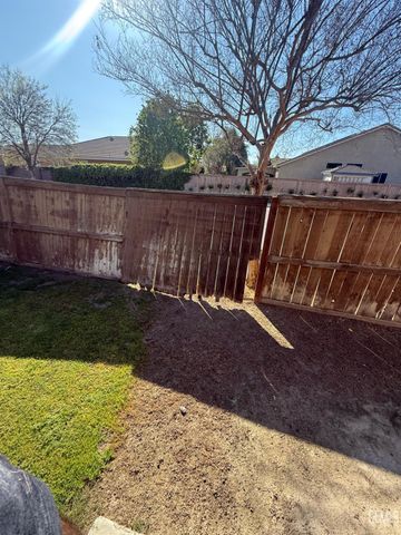 11927 Blanket Flower Drive, Bakersfield, CA 93311