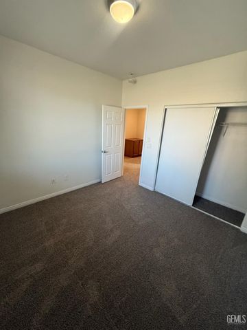 11927 Blanket Flower Drive, Bakersfield, CA 93311