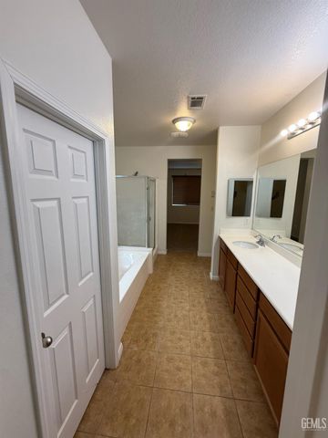 11927 Blanket Flower Drive, Bakersfield, CA 93311