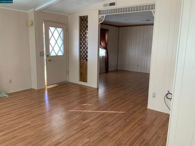 202 Queens Way, Pittsburg, CA 94565
