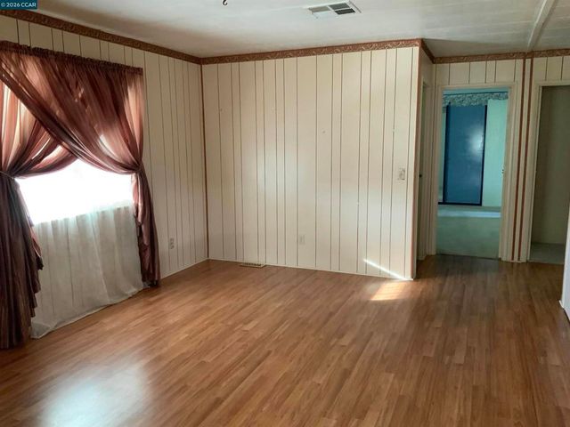 202 Queens Way, Pittsburg, CA 94565