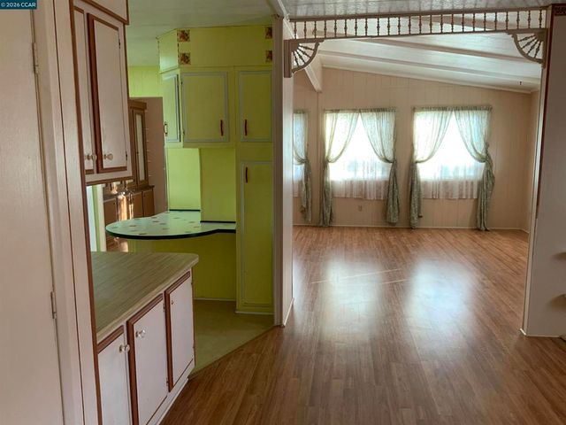 202 Queens Way, Pittsburg, CA 94565