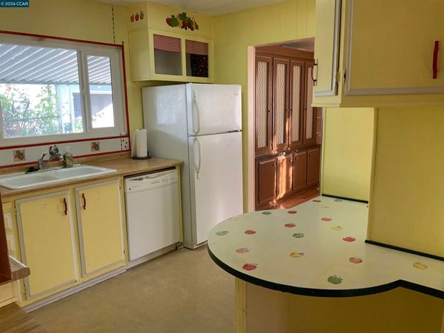 202 Queens Way, Pittsburg, CA 94565