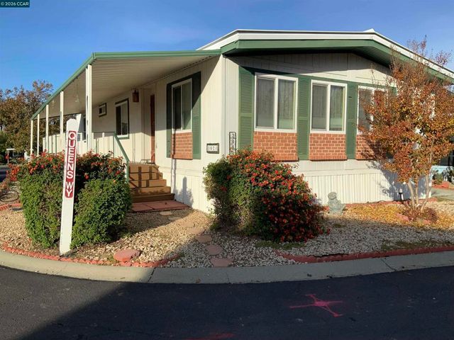 202 Queens Way, Pittsburg, CA 94565