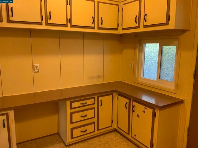 202 Queens Way, Pittsburg, CA 94565