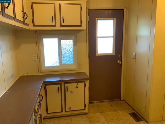 202 Queens Way, Pittsburg, CA 94565