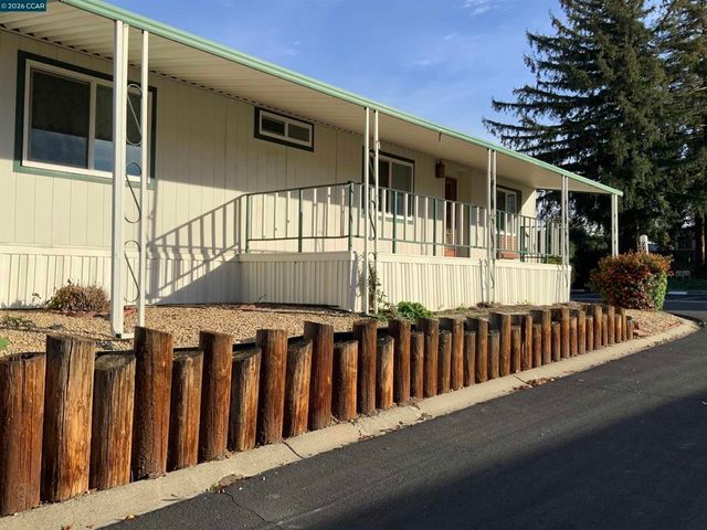 202 Queens Way, Pittsburg, CA 94565