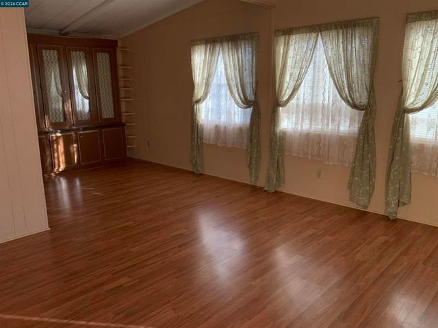 202 Queens Way, Pittsburg, CA 94565