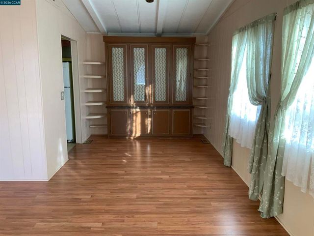 202 Queens Way, Pittsburg, CA 94565
