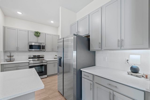 42 Rose Dr, Palm Coast, FL 32164