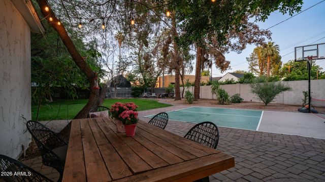 3244 E WELDON Avenue, Phoenix, AZ 85018