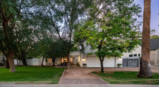 3244 E WELDON Avenue, Phoenix, AZ 85018