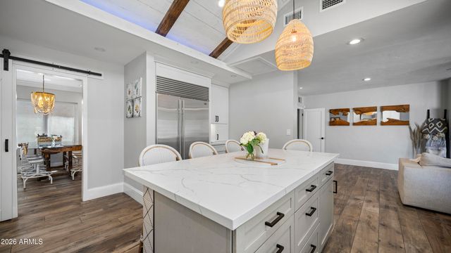 3244 E WELDON Avenue, Phoenix, AZ 85018