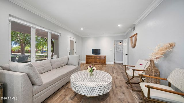 3244 E WELDON Avenue, Phoenix, AZ 85018