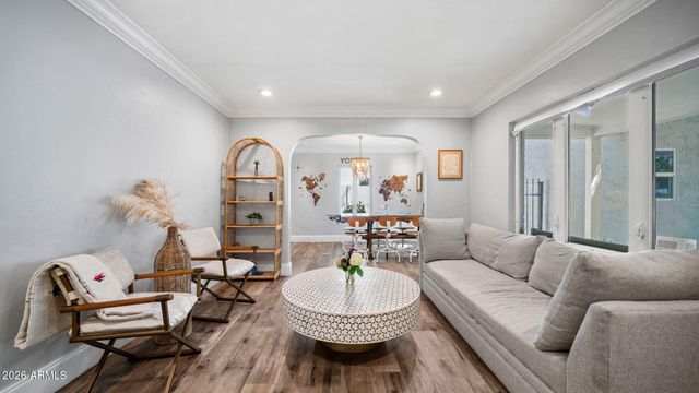 3244 E WELDON Avenue, Phoenix, AZ 85018