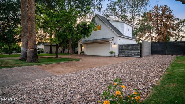 3244 E WELDON Avenue, Phoenix, AZ 85018
