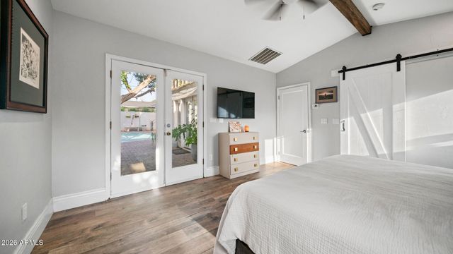 3244 E WELDON Avenue, Phoenix, AZ 85018