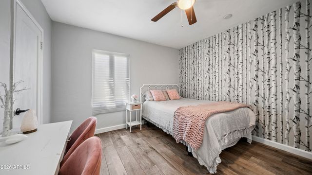3244 E WELDON Avenue, Phoenix, AZ 85018