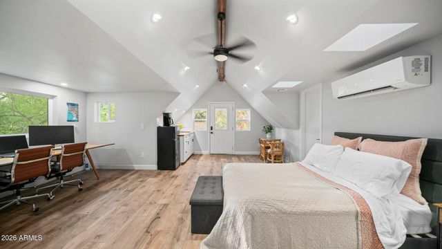 3244 E WELDON Avenue, Phoenix, AZ 85018